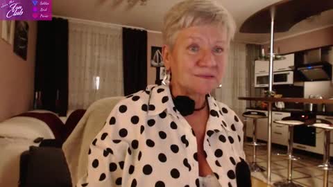 Snapshot of roxana_brooks chatting on December 29, 7:43 pm Roxana online show from December 29, 7:43 pm
