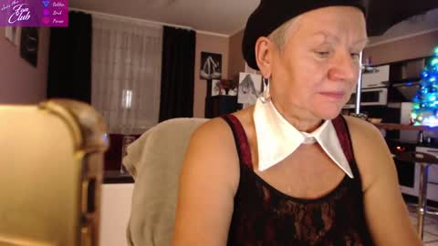 Snapshot of roxana_brooks chatting on December 30, 5:02 pm Roxana online show from December 30, 5:02 pm