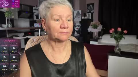 Snapshot of roxana_brooks chatting on February 21, 6:37 pm Roxana online show from February 21, 6:37 pm
