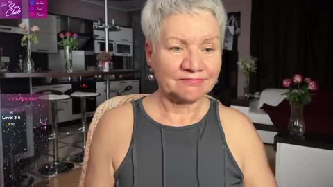 Snapshot of roxana_brooks chatting on February 25, 6:31 pm Roxana online show from February 25, 6:31 pm