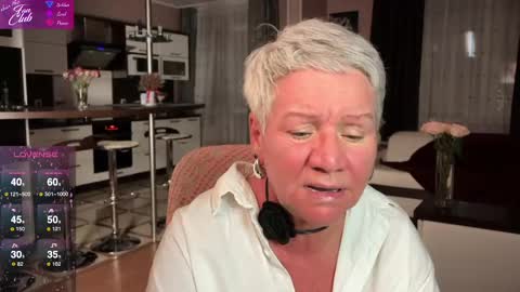 Snapshot of roxana_brooks chatting on March 6, 8:05 pm Roxana online show from March 6, 8:05 pm