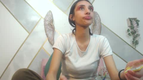 Snapshot of roxana_cyrano chatting on December 5, 8:00 pm online show from December 5, 8:00 pm