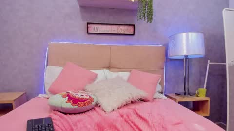 roxanebrown online show from May 12, 7:44 pm