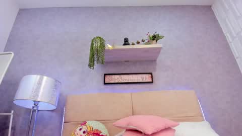 roxanebrown online show from May 19, 1:56 am