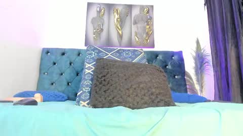Snapshot of roxanna_0 chatting on April 30, 10:54 am Roxanna online show from April 30, 10:54 am