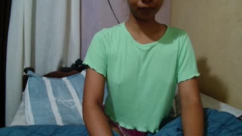 roxanne_98 online show from October 24, 11:34 pm