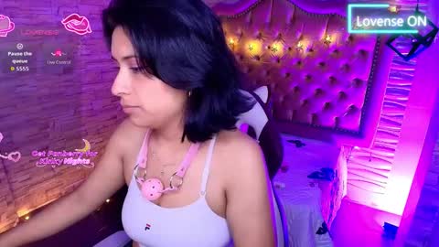 roxanne_han online show from November 28, 11:46 am