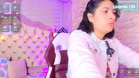 roxanne_han online show from December 14, 12:10 pm