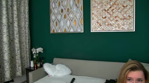 Roxanne online show from February 22, 5:19 am