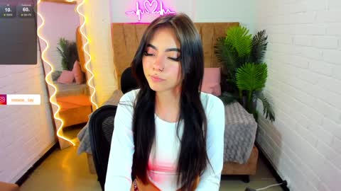 roxanne_tay online show from January 8, 1:11 am