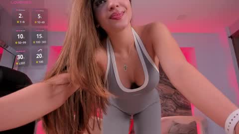 Roxanne Hill  online show from April 2, 12:14 pm