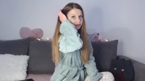 Snapshot of roxanneliss chatting on November 23, 2:28 pm roxanneliss online show from November 23, 2:28 pm