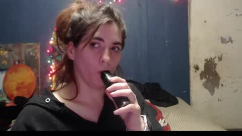 Snapshot of roxanneroulette chatting on January 3, 1:03 pm Silver online show from January 3, 1:03 pm