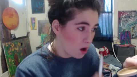 Snapshot of roxanneroulette chatting on January 22, 1:42 pm Silver online show from January 22, 1:42 pm