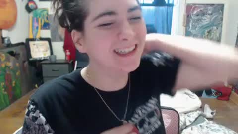 Snapshot of roxanneroulette chatting on February 1, 1:30 pm Silver online show from February 1, 1:30 pm