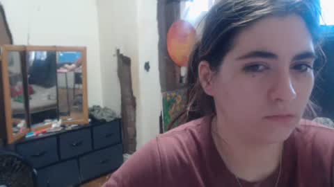 Snapshot of roxanneroulette chatting on February 6, 5:51 pm Silver online show from February 6, 5:51 pm