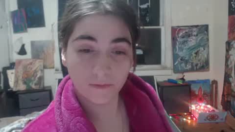Snapshot of roxanneroulette chatting on February 18, 3:10 am Silver online show from February 18, 3:10 am