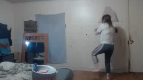 Snapshot of roxanneroulette chatting on March 12, 1:30 pm Silver online show from March 12, 1:30 pm