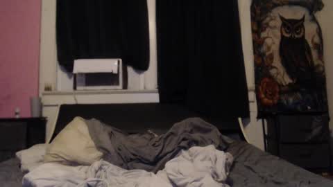 Snapshot of roxanneroulette chatting on September 9, 3:39 am Silver online show from September 9, 3:39 am