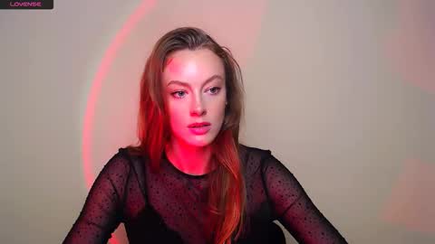 Snapshot of roxasemi_ chatting on October 4, 12:03 pm Roxa online show from October 4, 12:03 pm