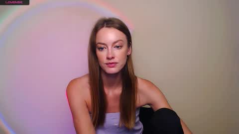 Snapshot of roxasemi_ chatting on October 5, 3:32 pm Roxa online show from October 5, 3:32 pm