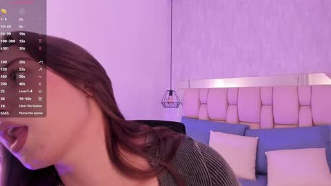 Roxie  online show from January 8, 1:53 am