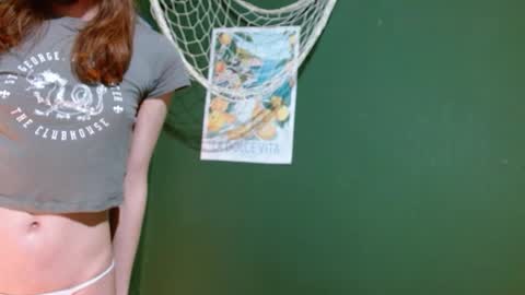 Snapshot of roxiehood chatting on September 25, 1:53 am Roxie online show from September 25, 1:53 am