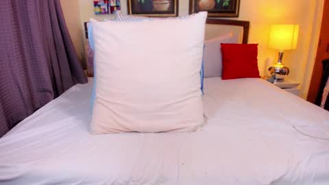 Snapshot of roxiets chatting on February 16, 9:55 pm roxie online show from February 16, 9:55 pm