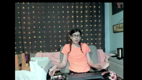 roxihazeleyes online show from January 31, 12:50 am