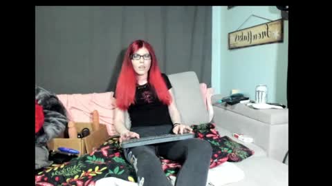 roxihazeleyes online show from February 9, 1:33 am