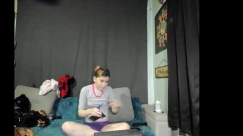 roxihazeleyes online show from November 20, 1:06 am