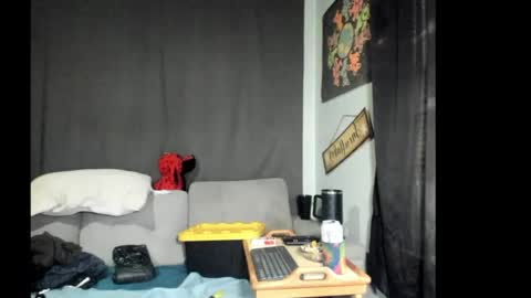 Snapshot of roxihazeleyes chatting on May 12, 12:35 pm roxihazeleyes online show from May 12, 12:35 pm