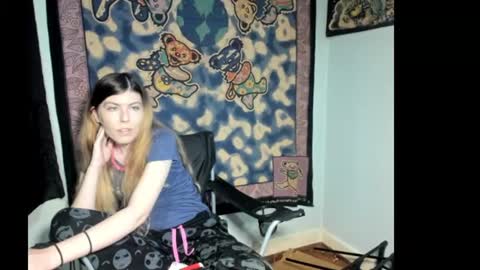 roxihazeleyes online show from June 29, 3:24 am