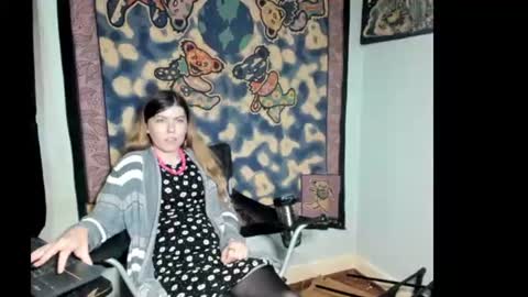 roxihazeleyes online show from June 30, 7:20 am