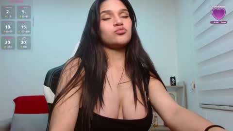 Snapshot of roxxi_2110 chatting on September 14, 1:16 am roxxi_2110 online show from September 14, 1:16 am