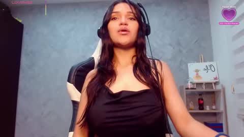 roxxi_2110 online show from December 3, 2:08 am