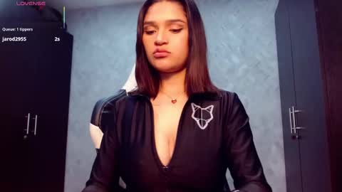 roxxi_2110 online show from January 10, 2:02 am