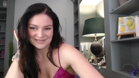 Snapshot of roxxiejet chatting on October 14, 8:37 am roxxiejet online show from October 14, 8:37 am