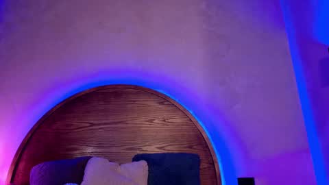 Snapshot of roxxxevelvet chatting on October 2, 6:37 pm Roxx IG online show from October 2, 6:37 pm