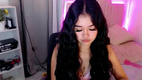 roxxy_blossom online show from November 4, 11:59 pm