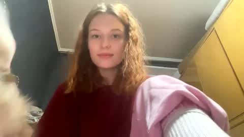 Snapshot of roxy_bowman chatting on February 2, 5:37 pm Roxy online show from February 2, 5:37 pm