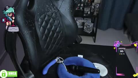 Snapshot of roxy_clark chatting on March 16, 9:24 am Annah online show from March 16, 9:24 am