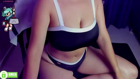 Snapshot of roxy_clark chatting on March 17, 9:34 am Annah online show from March 17, 9:34 am