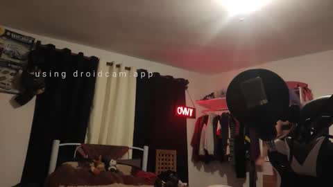 Snapshot of roxy_clown chatting on April 6, 7:09 am roxy_clown online show from April 6, 7:09 am