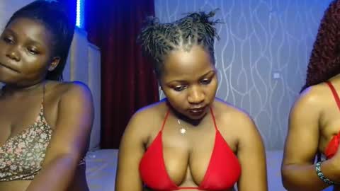 Roxy online show from November 12, 4:18 pm