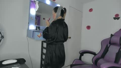 Roxy online show from May 5, 1:57 am