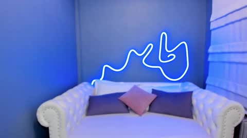 Roxy online show from February 11, 1:20 am