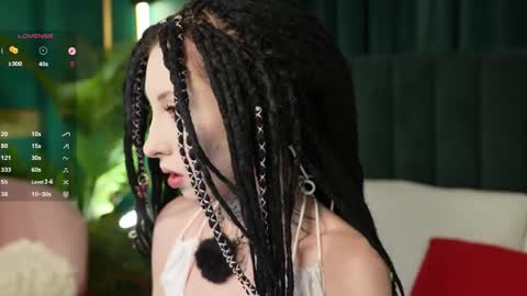 Snapshot of roxy_morrison_x chatting on March 19, 5:39 pm roxanne online show from March 19, 5:39 pm