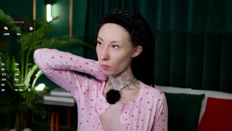 Snapshot of roxy_morrison_x chatting on March 30, 6:20 pm roxanne online show from March 30, 6:20 pm