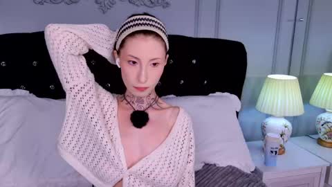 roxanne online show from May 18, 3:35 am